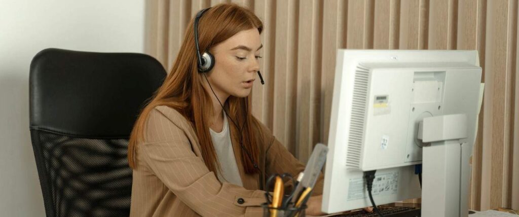 contact center worker